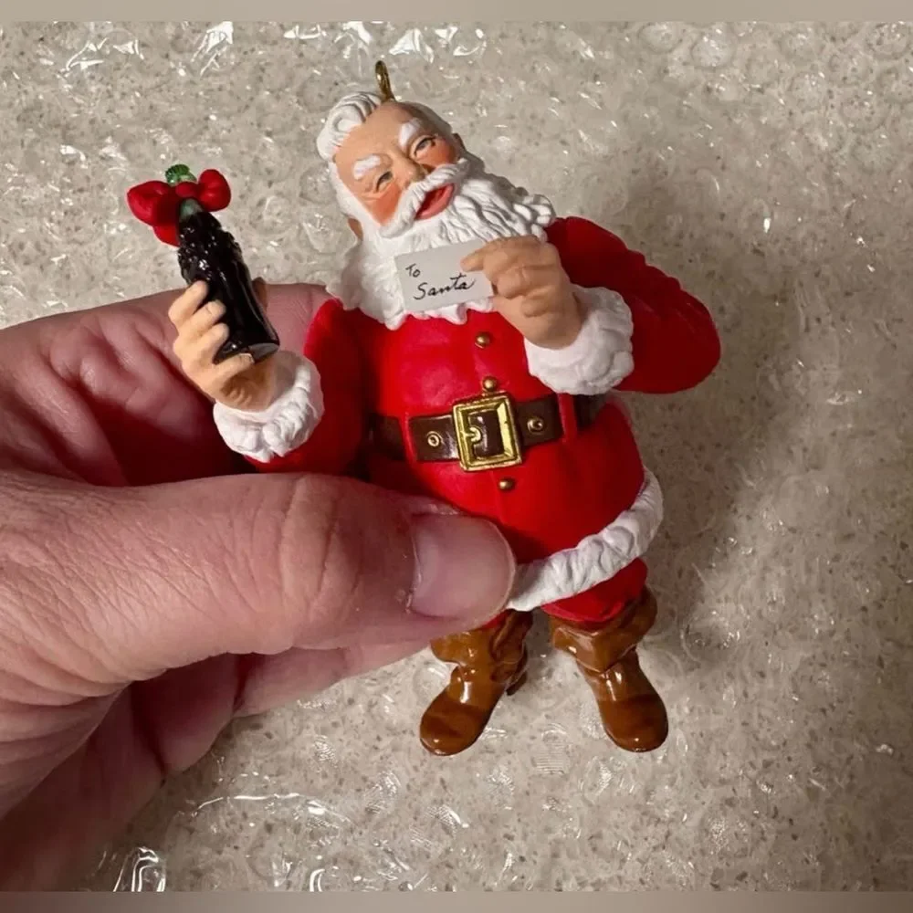 Hallmark Welcome Guest Coca Cola Santa Ornament